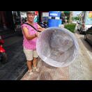 Blick ins Innere mit dem Drahtkreuz, das die Wärmequelle getragen hat